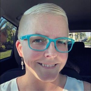 Meet your Posher, Kira